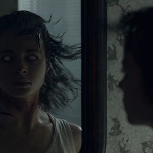 Bilder At the Devil's Door