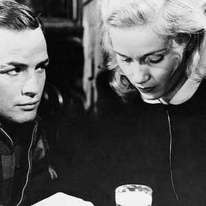 Bilder Die Faust im Nacken