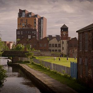 Bilder Bounce: How the Ball Taught the World to Play