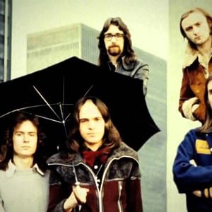 Bilder Genesis: Together and Apart