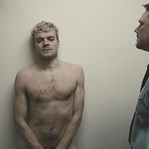 Bilder R - Gnadenlos hinter Gittern