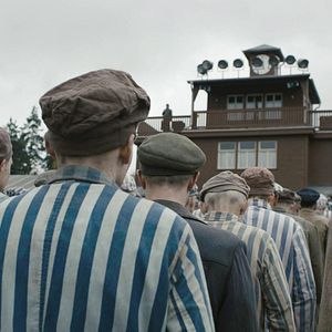 Bilder Nackt unter Wölfen