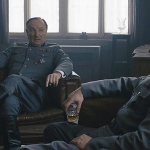 Bilder Nackt unter Wölfen