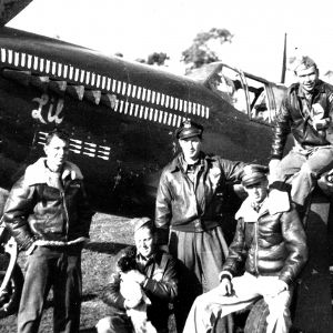 Bilder From Two Men and a War