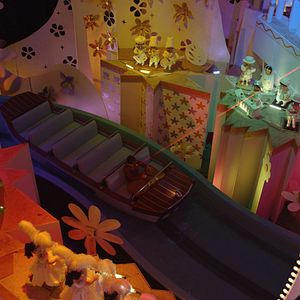 Bilder A World Beyond