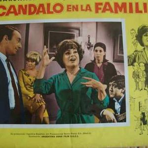 Bilder Escándalo en la familia