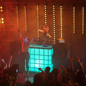 Bilder Legacy - Die Megaparty