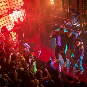 Bilder Legacy - Die Megaparty