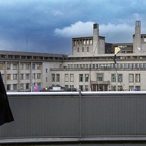 Bilder Der serbische Anwalt - Verteidige das Unfassbare!