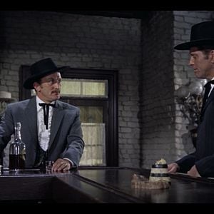 Bilder Zwei rechnen ab