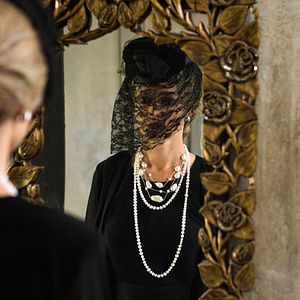 Bilder If There Be Thorns