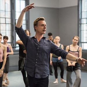 Bilder Flesh and Bone