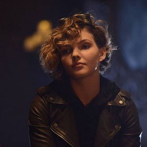 Bilder Camren Bicondova
