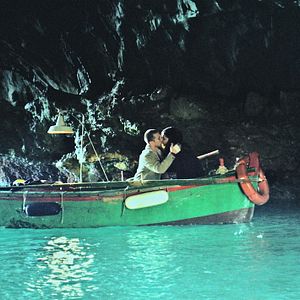 Bilder Spring - Love Is a Monster