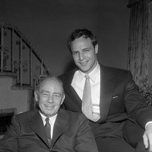 Bilder Listen to Me Marlon