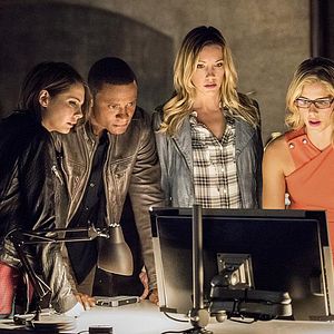 Bilder Emily Bett Rickards