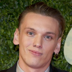 Bilder Jamie Campbell Bower