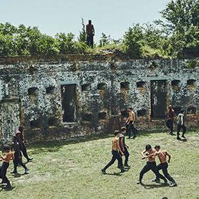 Bilder Into The Badlands