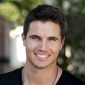 Bilder Robbie Amell