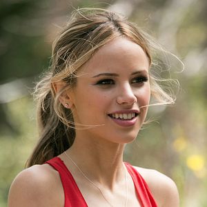 Bilder Halston Sage