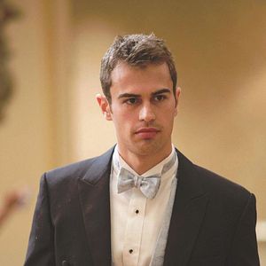 Bilder Theo James
