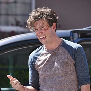 Bilder Cooper Barrett's Guide To Surviving Life