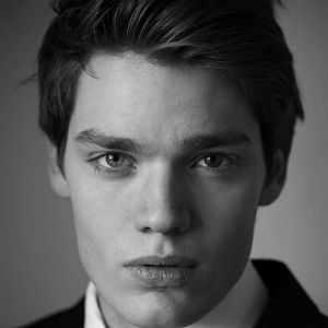 Bilder Dominic Sherwood