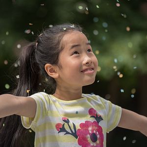 Bilder Ente gut! Mädchen allein zu Haus