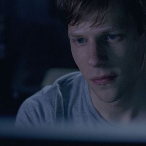 Bilder Louder Than Bombs