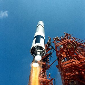 Bilder The Last Man On The Moon