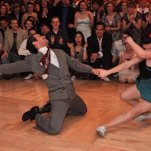 Bilder Alive and Kicking