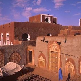 Bilder Awaiting for men