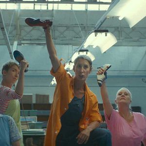 Bilder Julie und die roten Schuhe