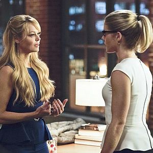 Bilder Emily Bett Rickards