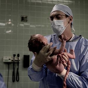 Bilder Closer to God - Frankensteins Kinder