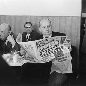 Bilder Die Frau mit der Kamera - Abisag Tüllmann