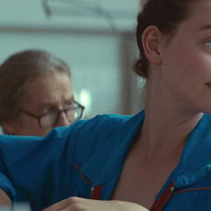 Bilder Julie und die roten Schuhe