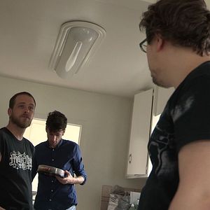 Bilder Behind Closed Door