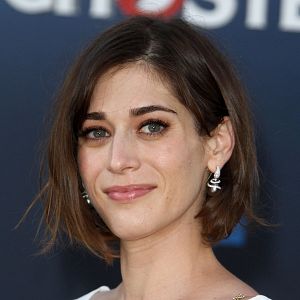 Bilder Lizzy Caplan