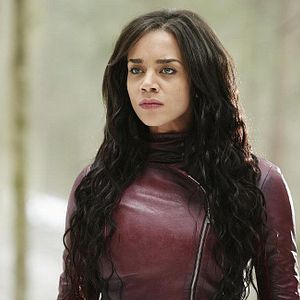 Bilder Hannah John-Kamen
