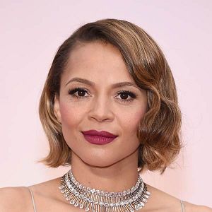 Bilder Carmen Ejogo