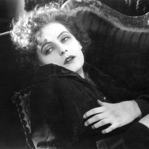 Bilder Die freudlose Gasse