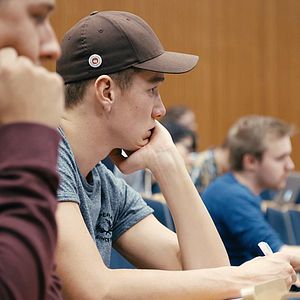 Bilder Die Norm - Ist Dabeisein wirklich alles?