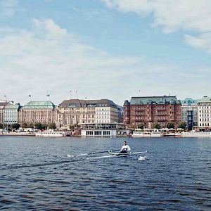 Bilder Die Norm - Ist Dabeisein wirklich alles?