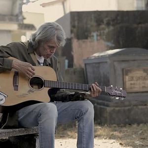 Bilder Singing in Graveyards