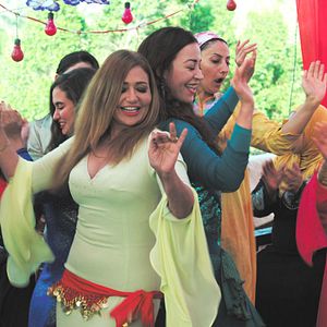 Bilder Brooks, Meadows and Lovely Faces