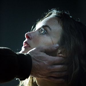 Bilder In The Shadow Of Iris