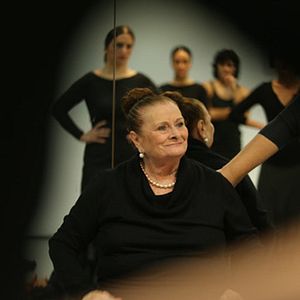 Bilder Acariciando el aire. Matilde Coral