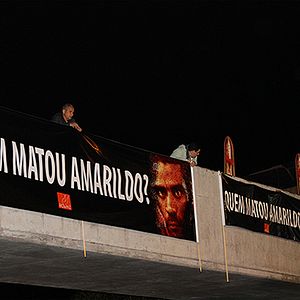 Bilder In the Shadow of the Hill