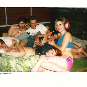 Bilder Häppchenweise - Ein Abend, sechs Körper, wie weit würdest Du gehen?